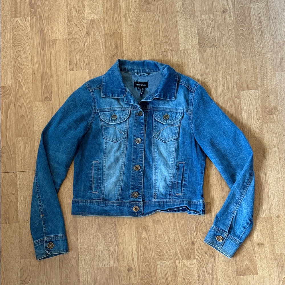 Classic cropped Jean Jacket - fading and brown stitching